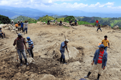 ALLEREDE I GANG MED ARBEJDET